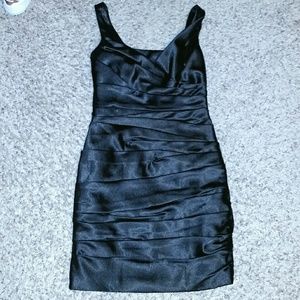 Beautiful White House Black Market Dress